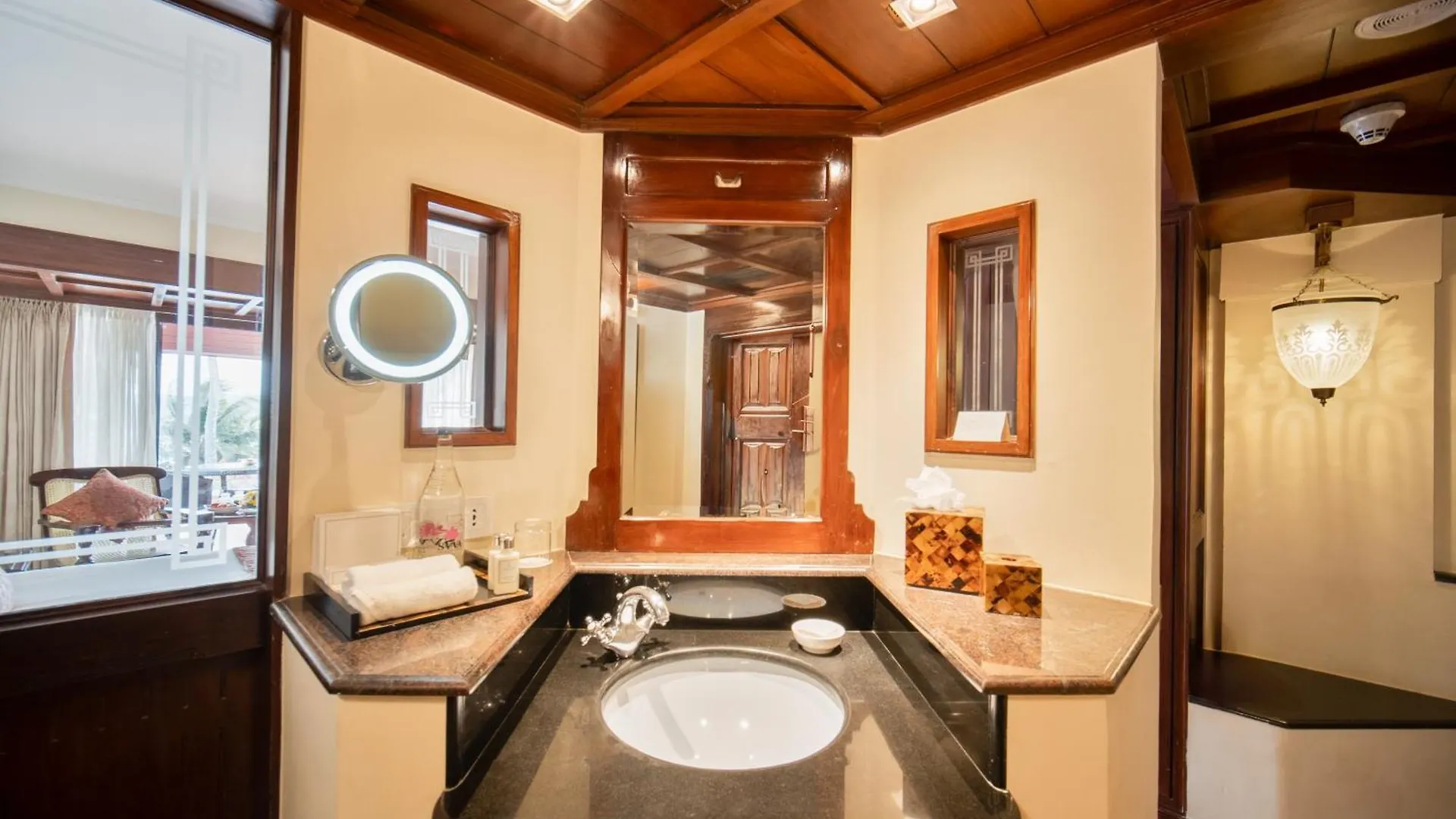 The Leela Kovalam, A Raviz Hotel Тривандрум 5*,  Индия