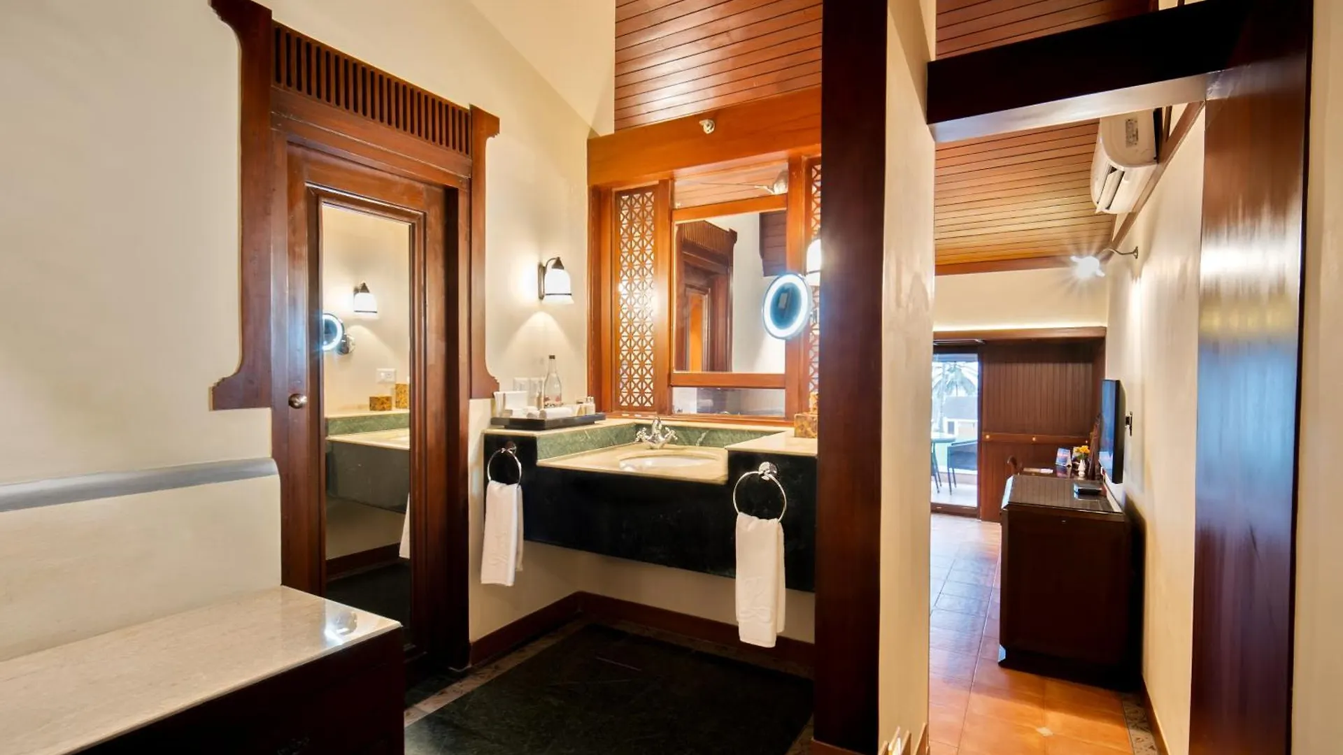 The Leela Kovalam, A Raviz Hotel Тривандрум 5*,